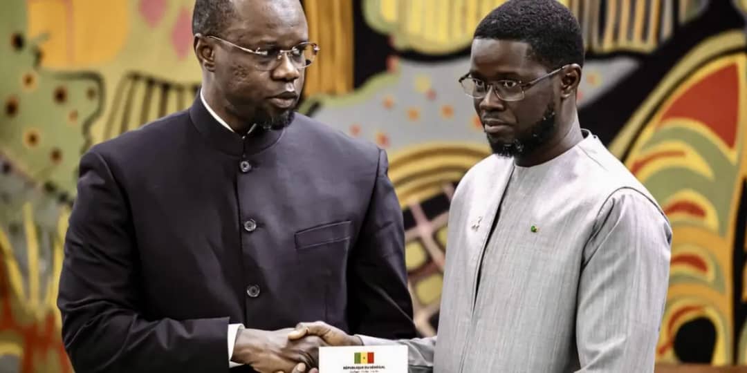 SÉNÉGAL : LE PÉTROLE ARRIVE… MAIS LA DETTE PEUT-ELLE EMPÊCHER LE DÉVELOPPEMENT ?