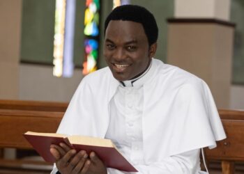 Au Cameroun, Abbé Étienne Bakaba, un prêtre catholique aux allures d’opposant politique 